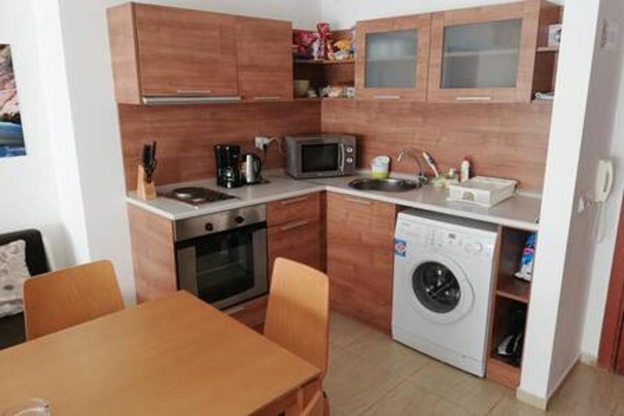 Yves 2 Bed Apart At Sun Village Sunny Beach Not Far Away From The Sea Екстер'єр фото