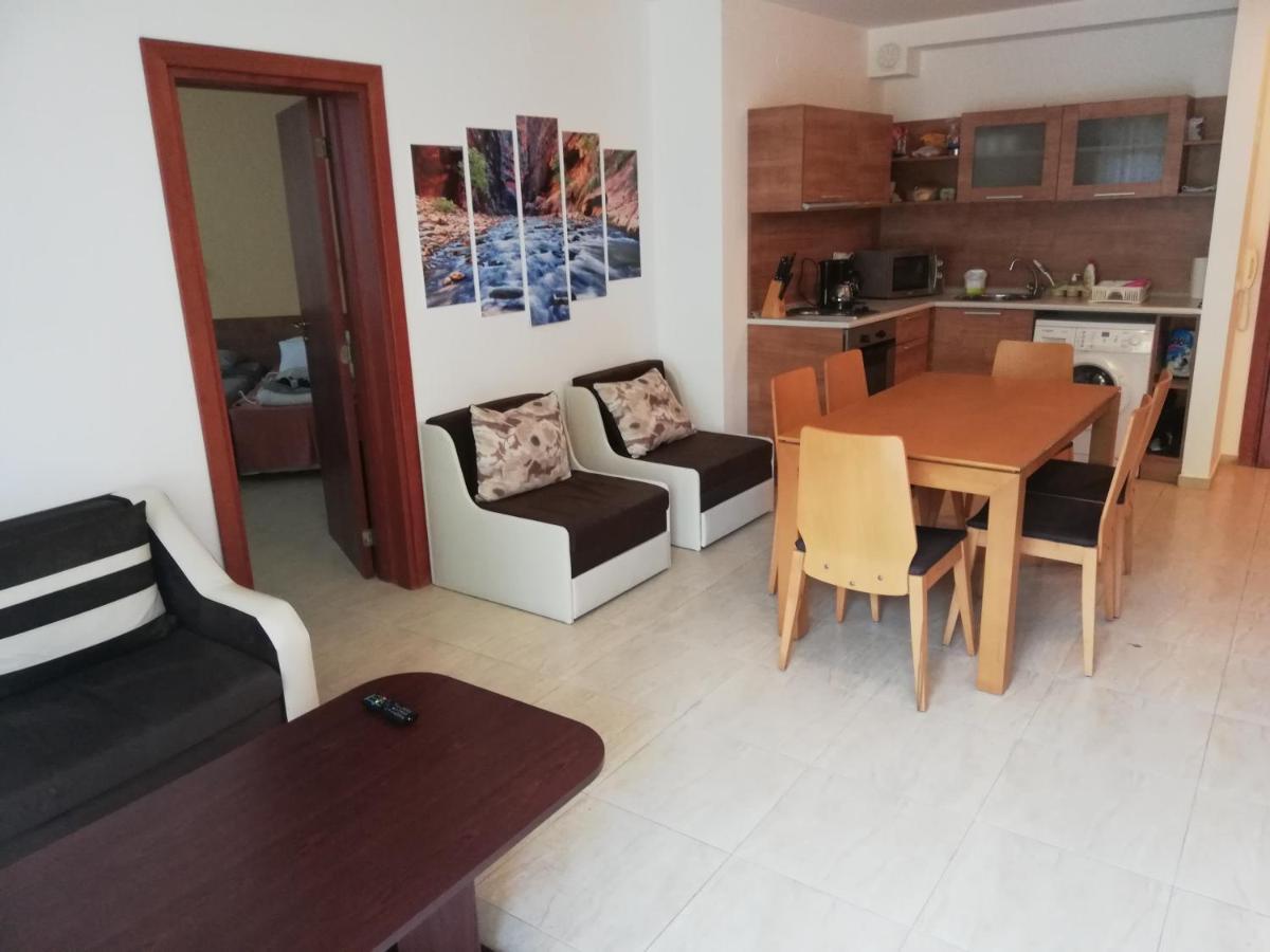 Yves 2 Bed Apart At Sun Village Sunny Beach Not Far Away From The Sea Екстер'єр фото