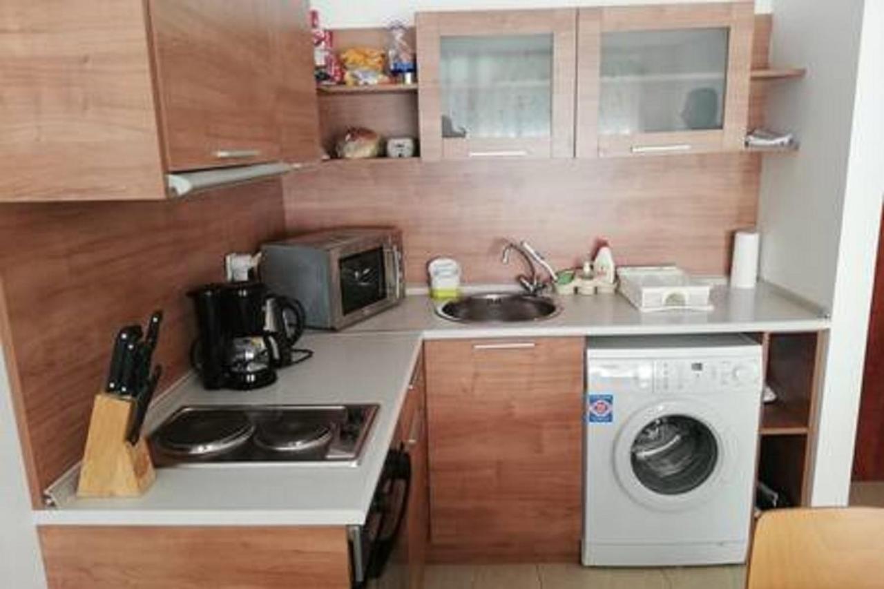 Yves 2 Bed Apart At Sun Village Sunny Beach Not Far Away From The Sea Екстер'єр фото