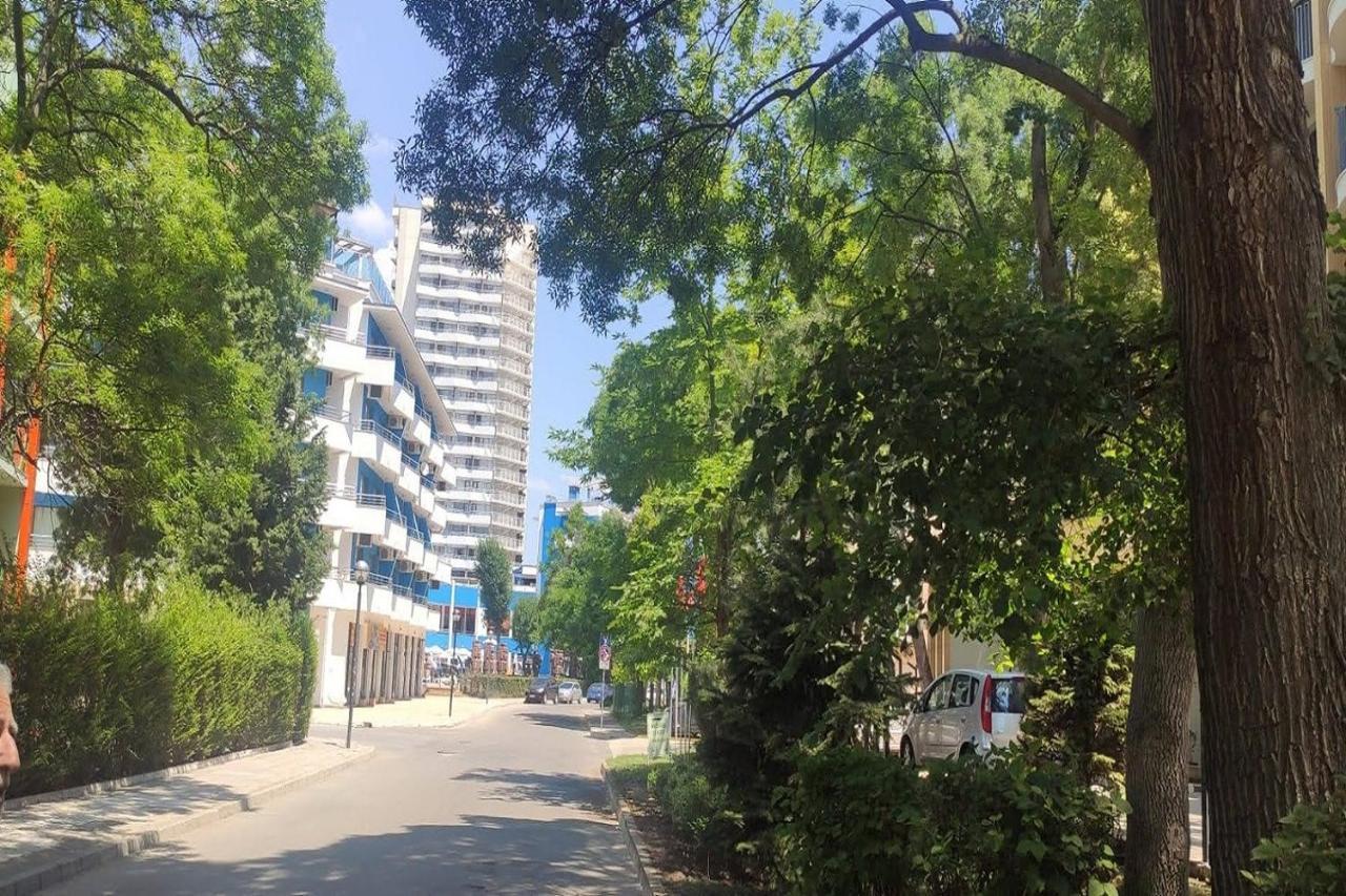 Yves 2 Bed Apart At Sun Village Sunny Beach Not Far Away From The Sea Екстер'єр фото