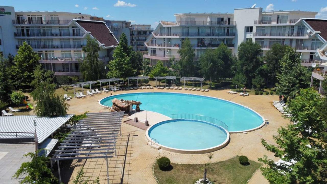 Yves 2 Bed Apart At Sun Village Sunny Beach Not Far Away From The Sea Екстер'єр фото